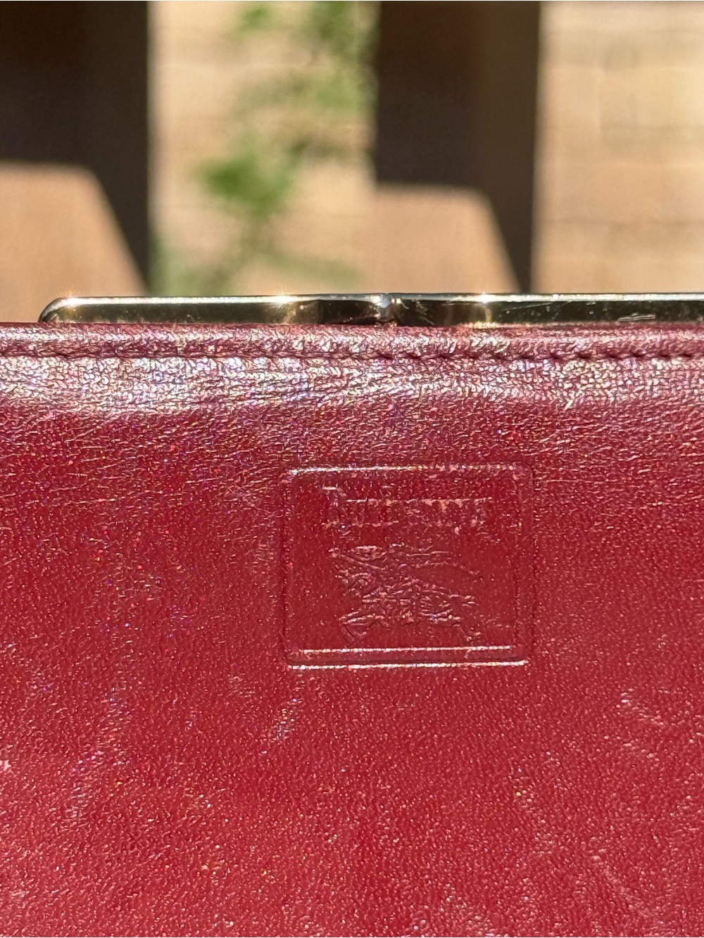 GUC Vintage Burberry Kiss lock cherry red leather Luxury wallet - Picture 2 of 10